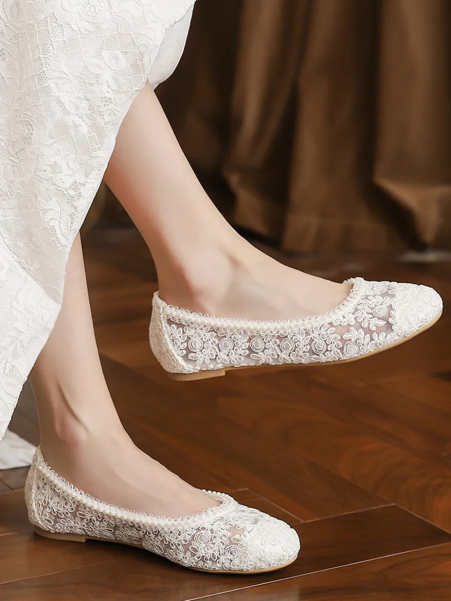 Chaussures de mariée plates à bout rond perles et dentelle style vintage