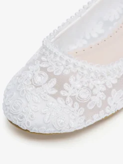 Chaussures de mariée plates à bout rond perles et dentelle style vintage