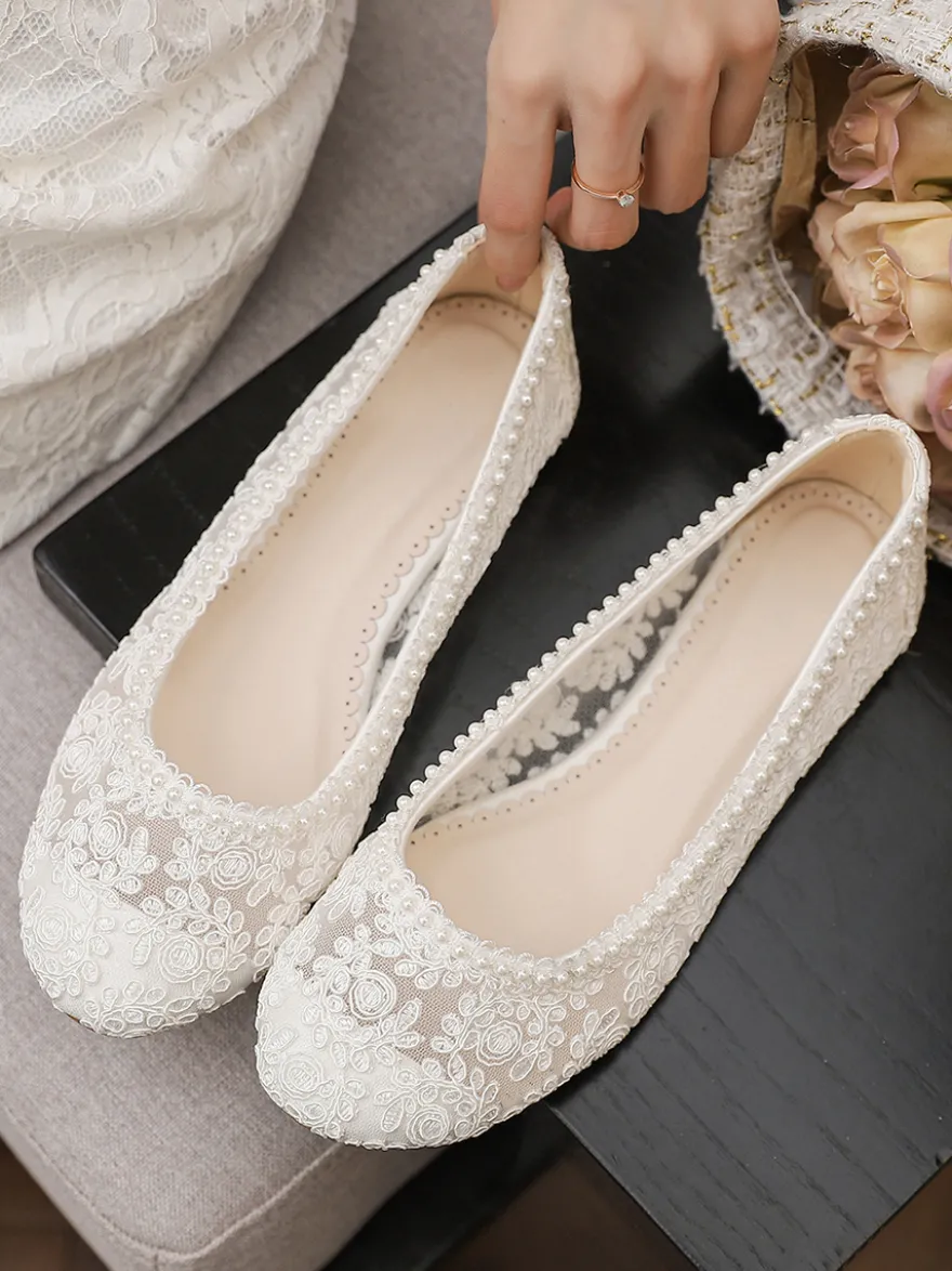 Chaussures de mariée plates à bout rond perles et dentelle style vintage