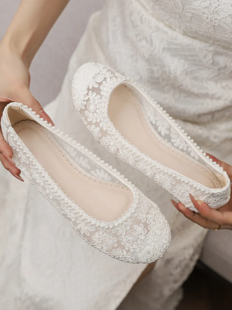 Chaussures de mariée plates à bout rond perles et dentelle style vintage