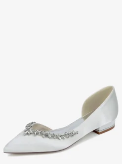 Chaussures de mariée plates en satin à bout pointu et strass