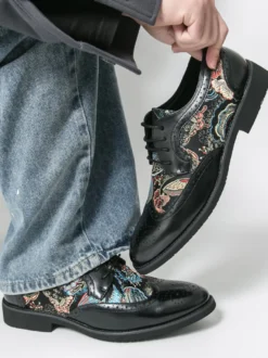 Chaussures Derby noires pour hommes bout rond imprimées style Oxford