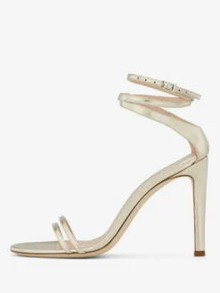 Chaussures de soirée dorées à talons hauts bout ouvert et bride cheville pour bal de promo