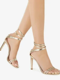 Chaussures de soirée dorées à talons hauts bout ouvert et bride cheville pour bal de promo