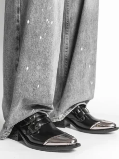 Chaussures habillées noires pour hommes à talon épais et boucle décorative à enfiler
