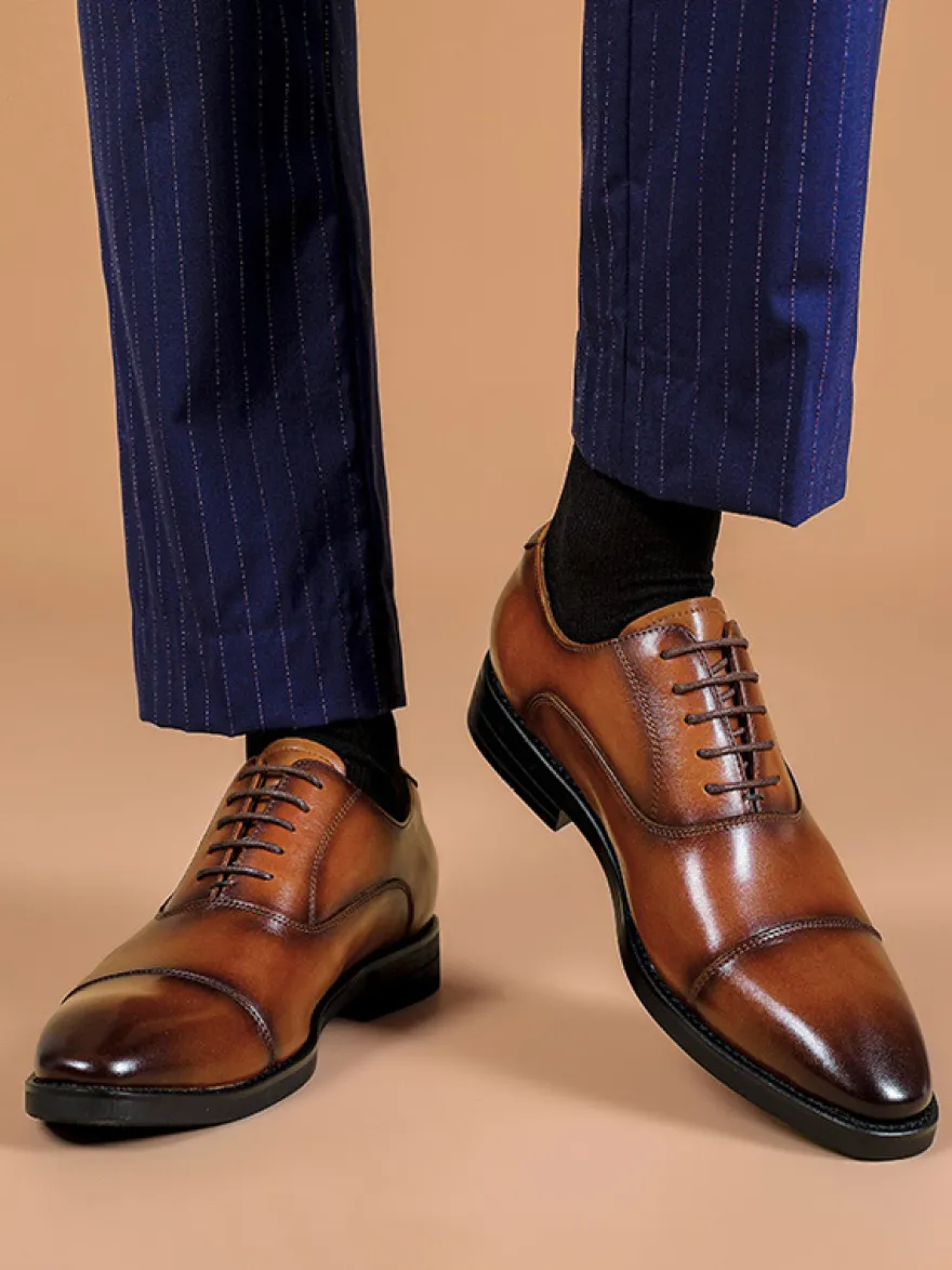 Chaussures habillées pour hommes en cuir à bout pointu à lacets et à talons bas derbies