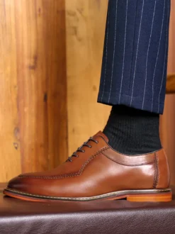Chaussures habillées pour hommes Chaussures de mariage en cuir à bout carré à la mode