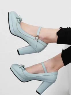 Chaussures Mary Jane roses à bout rond et talon chaton chaussures vintage