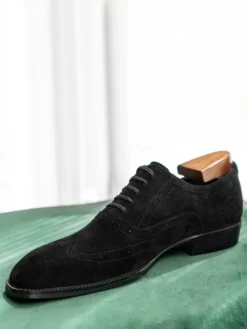 Chaussures Oxford en daim pour hommes bout rond lacets style brogue.