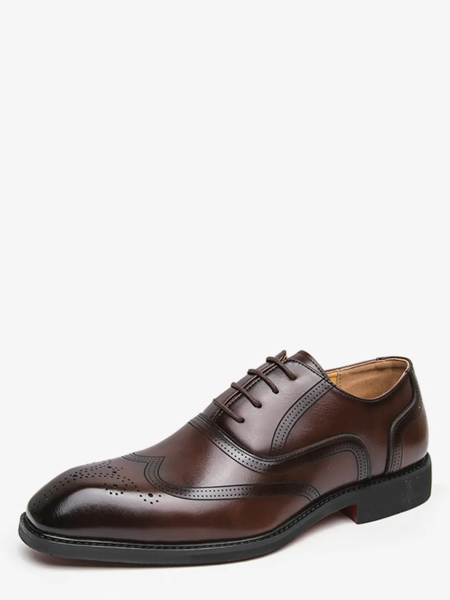 Chaussures Oxford marron pour hommes bout rond à lacets.