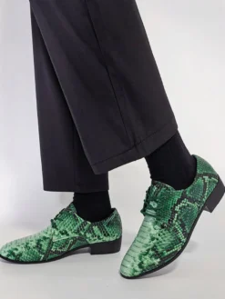 Chaussures Oxford vertes à lacets motif serpent