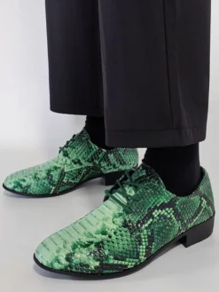 Chaussures Oxford vertes à lacets motif serpent