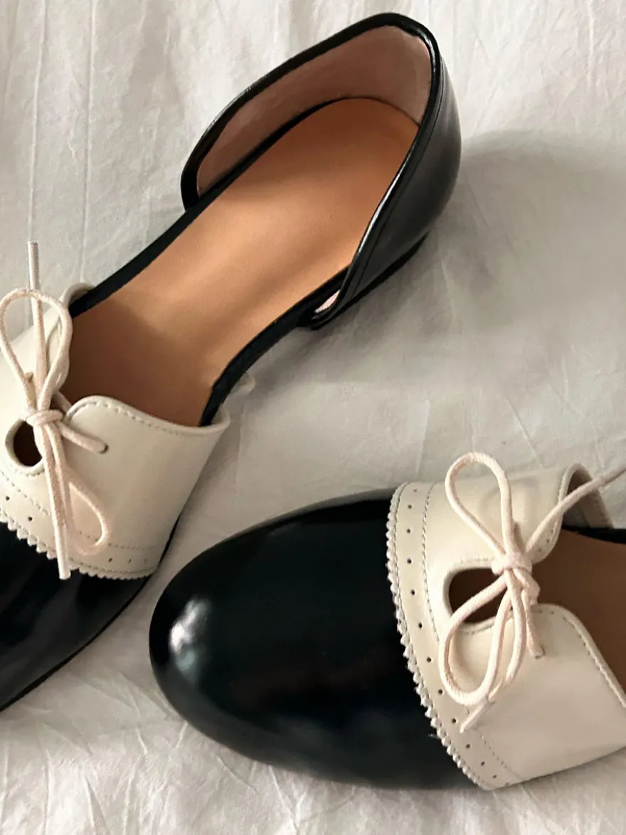 Chaussures vintage rouges pour femmes bout rond patchwork lacets style décontracté.