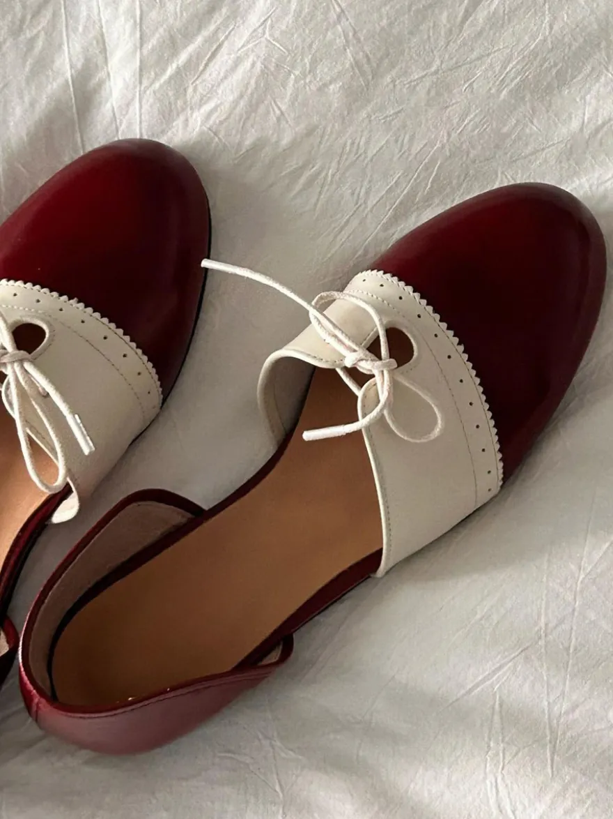 Chaussures vintage rouges pour femmes bout rond patchwork lacets style décontracté.