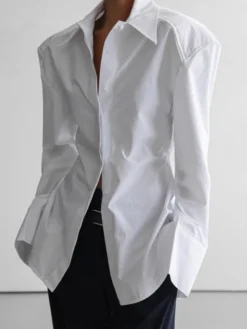 Chemise habillée à manches longues col pointu oversize et poignets larges
