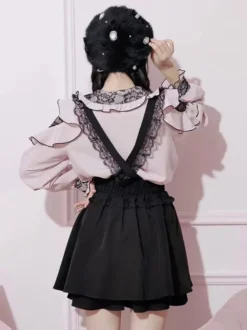 Chemise Lolita en dentelle col rond volants manches longues ruban décoré