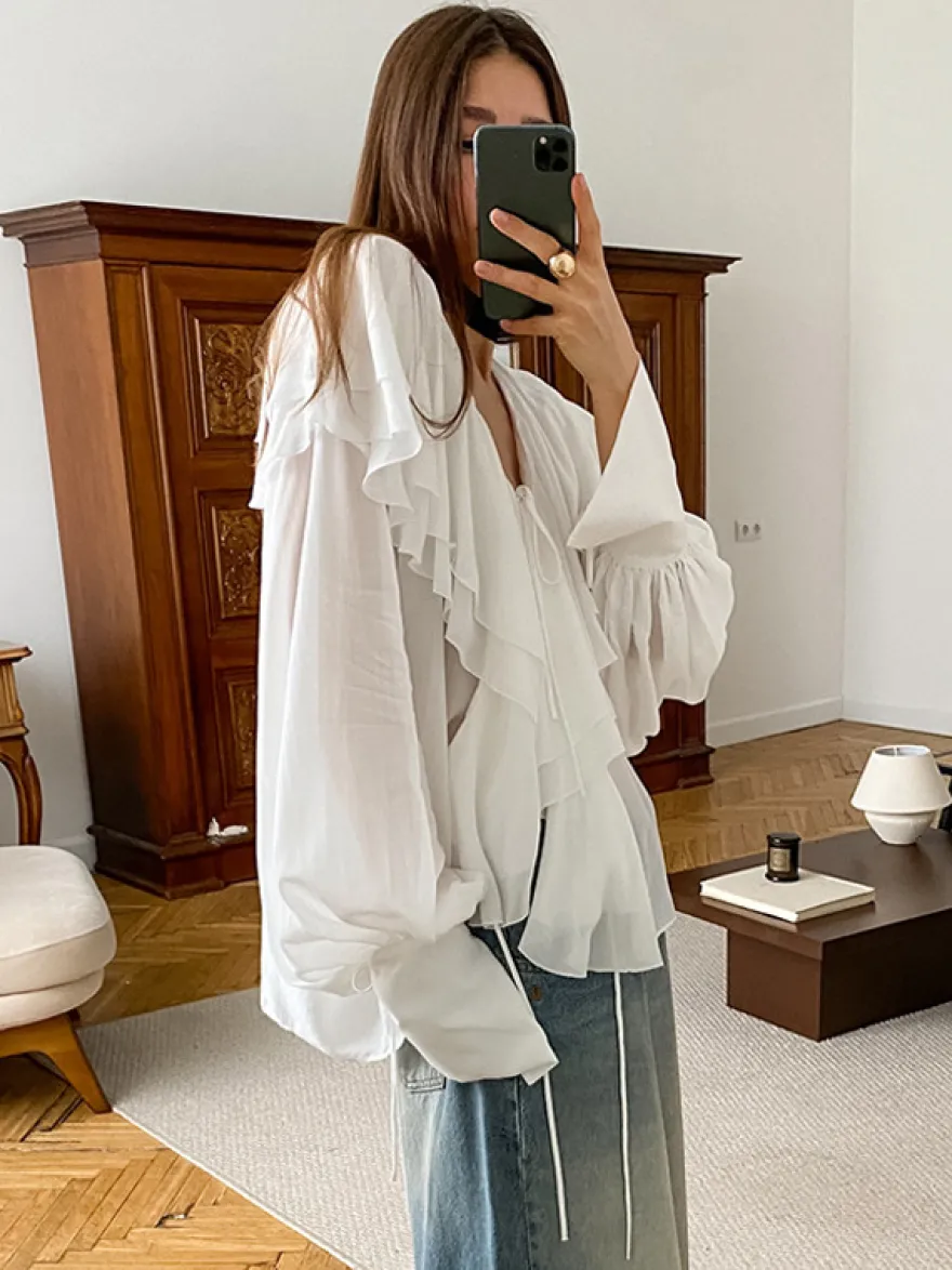 Chemisier chic à volants et nœud sur le devant pour femme - Blanc style vintage français manches lanternes col en V profond - Collection printemps-été 2026