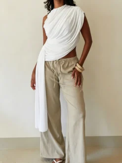 Chemisier élégant asymétrique à une épaule drapé et froncé avec ceinture fluide sur le côté