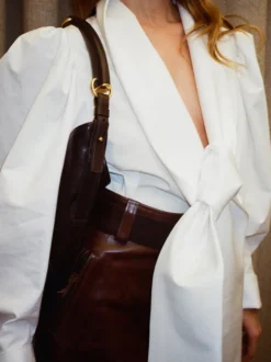 Chemisier élégant à col en V profond et manches bouffantes pour femme avec nœud papillon