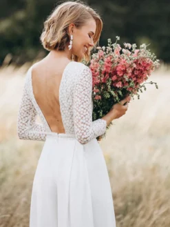 Combinaison de mariée col rond en dentelle dos décolleté Robes de mariée