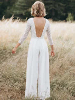 Combinaison de mariée col rond en dentelle dos décolleté Robes de mariée