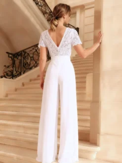 Combinaison de mariée en dentelle plissée longueur au sol col en V manches courtes taille naturelle couleur ivoire