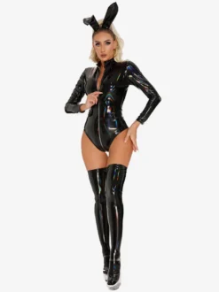 Combinaison intégrale en cuir verni holographique avec oreilles de lapin manches longues fermeture éclair sur le devant pour femme.