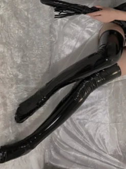 Costumes de pole dance robes fouettées pour femmes coiffes chaussettes hautes ensembles masques tenues de boîte de nuit