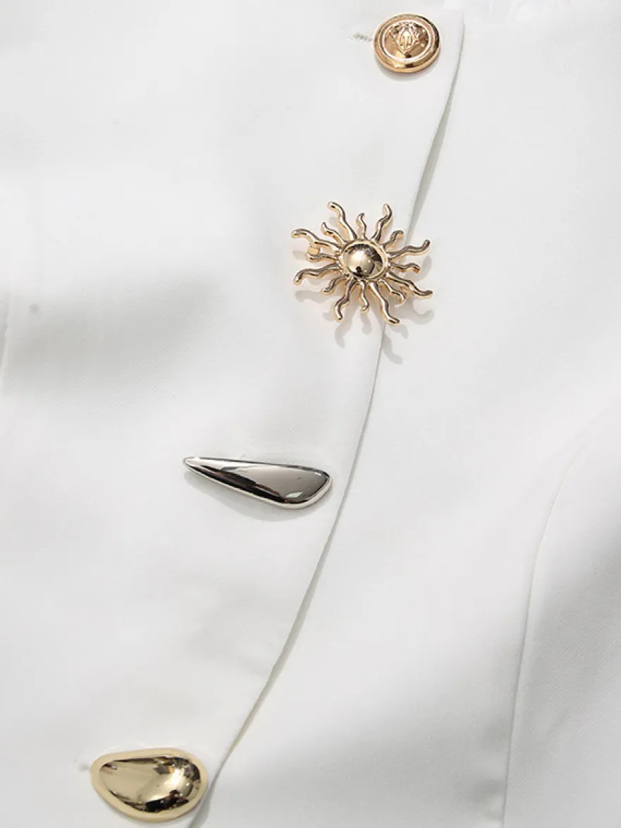 Débardeur blanc à col bijou et boutons chics pour femmes