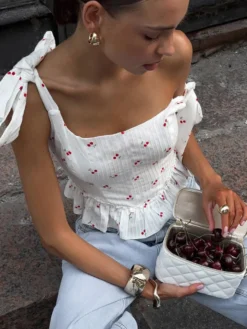 Débardeur blanc à col rond et volants bretelles fines en coton sexy pour femme
