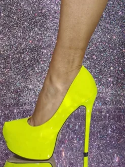 Des femmes sexy talons hauts talon aiguille verni PU supérieur pompes dans