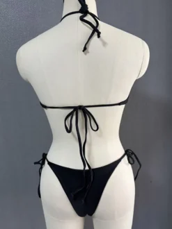 Ensemble bikini noir classique pour femme - Haut triangle dos nu à anneaux et bas échancré à nouer sur les côtés - Vacances d'été à la plage 2026