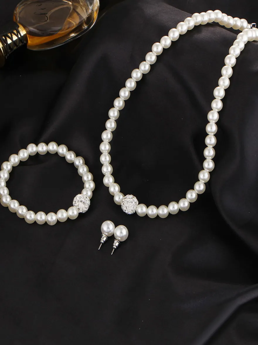 Ensemble de bijoux boucle d'oreille collier brecelet