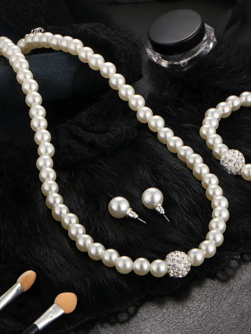 Ensemble de bijoux boucle d'oreille collier brecelet