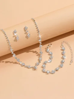 Ensemble de bijoux de mariage tendance avec beau diamant en métal