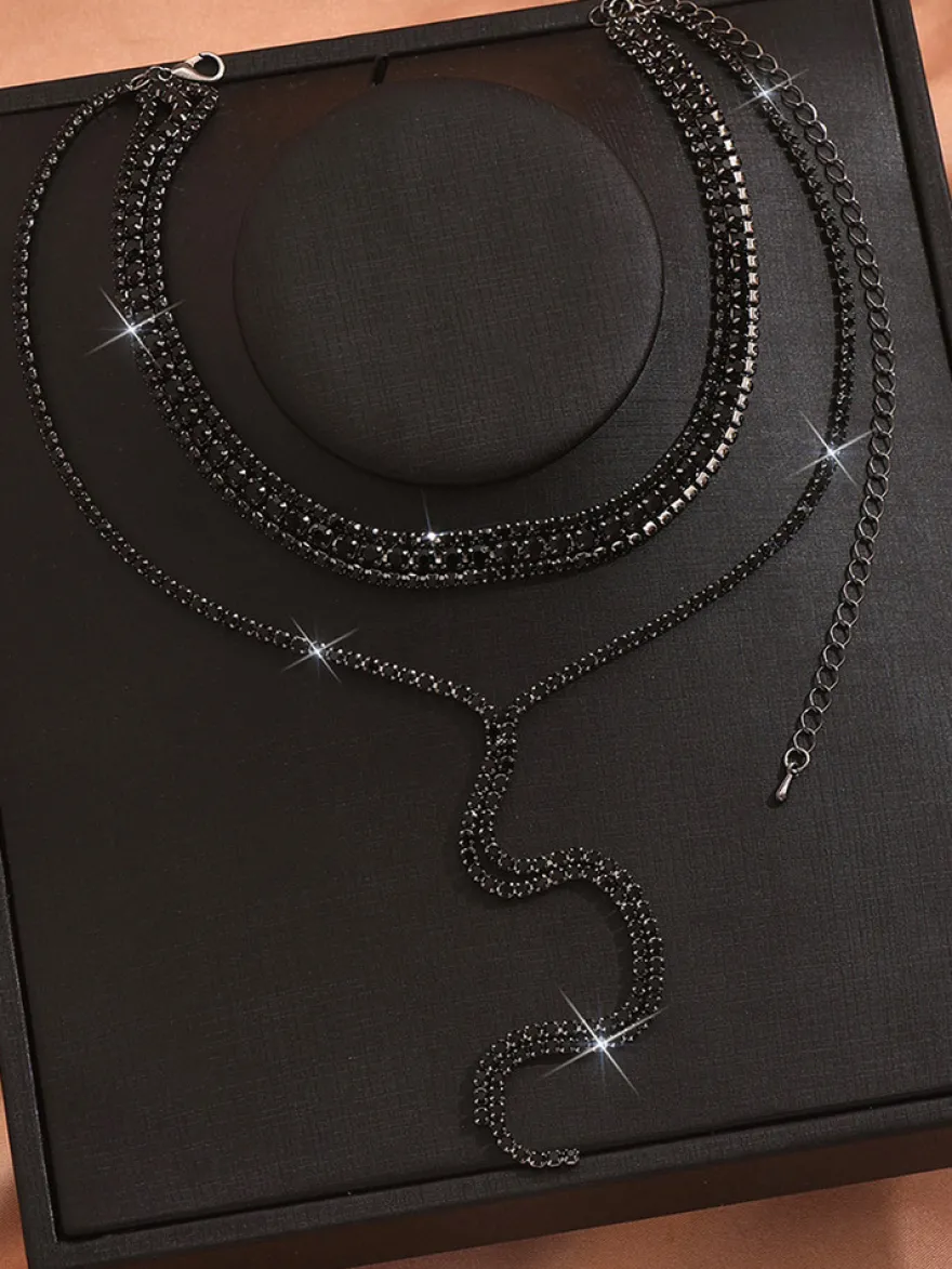 Ensemble de bijoux de mariage tendance en métal attrayant avec perles d'imitation.