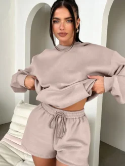 Ensemble de détente 2 pièces : sweat à capuche oversize short à poches et cordon de serrage