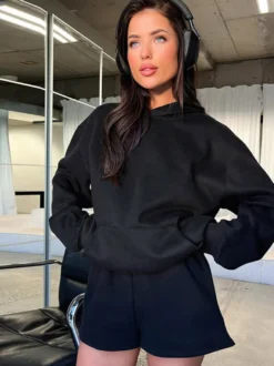Ensemble de détente 2 pièces : sweat à capuche oversize short à poches et cordon de serrage