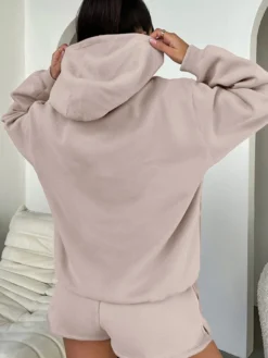 Ensemble de détente 2 pièces : sweat à capuche oversize short à poches et cordon de serrage
