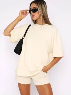 Ensemble de détente 2 pièces : T-shirt oversize à manches courtes short à poches et cordon de serrage