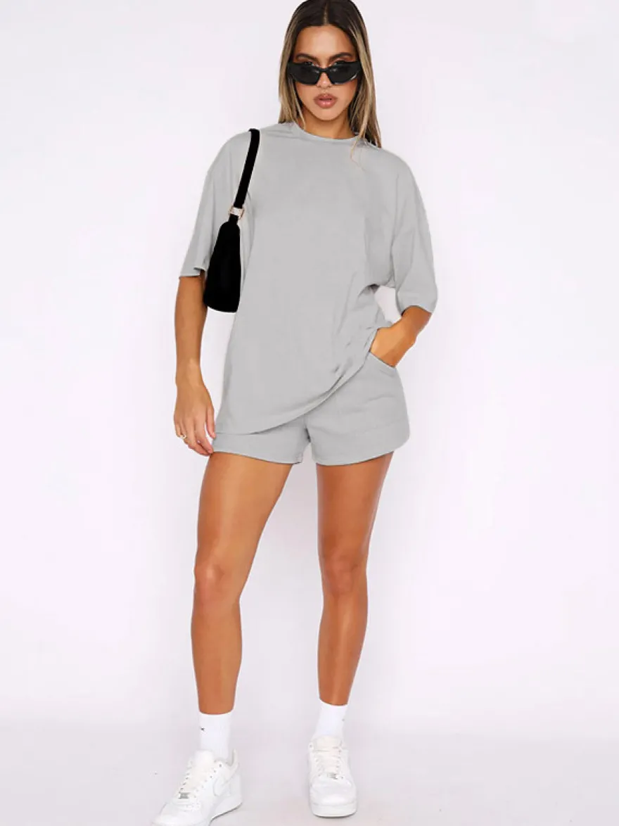 Ensemble de détente 2 pièces : T-shirt oversize à manches courtes short à poches et cordon de serrage