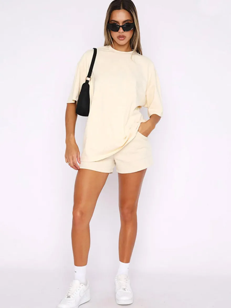 Ensemble de détente 2 pièces : T-shirt oversize à manches courtes short à poches et cordon de serrage