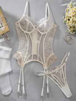 Ensemble de lingerie 3 pièces en dentelle florale transparente avec jarretière et corset