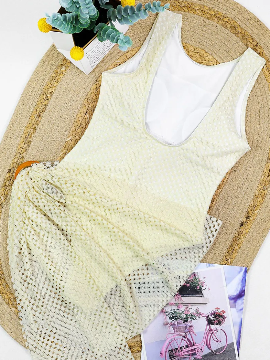 Ensemble de maillot de bain écru et blanc vêtements de sport col rond jupe sans manches