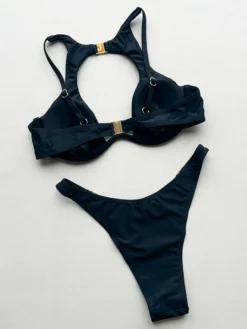 Ensemble de maillots de bain et cache-maillots noirs sexy à lacets et dos nu. Maillot de bain d'été