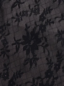 Ensemble deux pièces jupe courte à bretelles et dos nu en dentelle noire