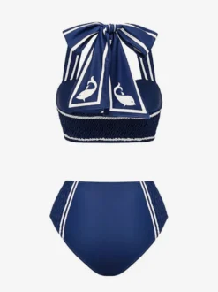Ensemble maillot de bain deux tons bleu sexy à lacets et dos nu avec cache-maillots et paréos.