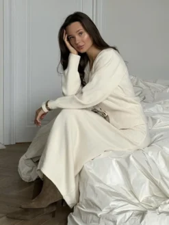 Ensemble 2 pièces en tricot avec cardigan à col en V et jupe longue pour femme (2026)