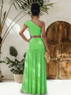 Ensemble 2 pièces : haut court asymétrique à boucle métallique et jupe longue froncée