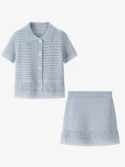 Ensemble 2 pièces pour femme : jupe blanche élégante à franges et revers manches longues.